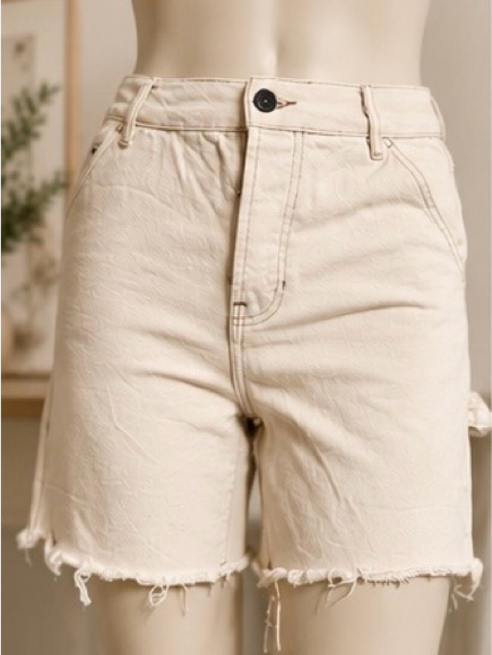 PacSun Carpenter Shorts 27 Cream
High Rise Utility Denim Raw Hem